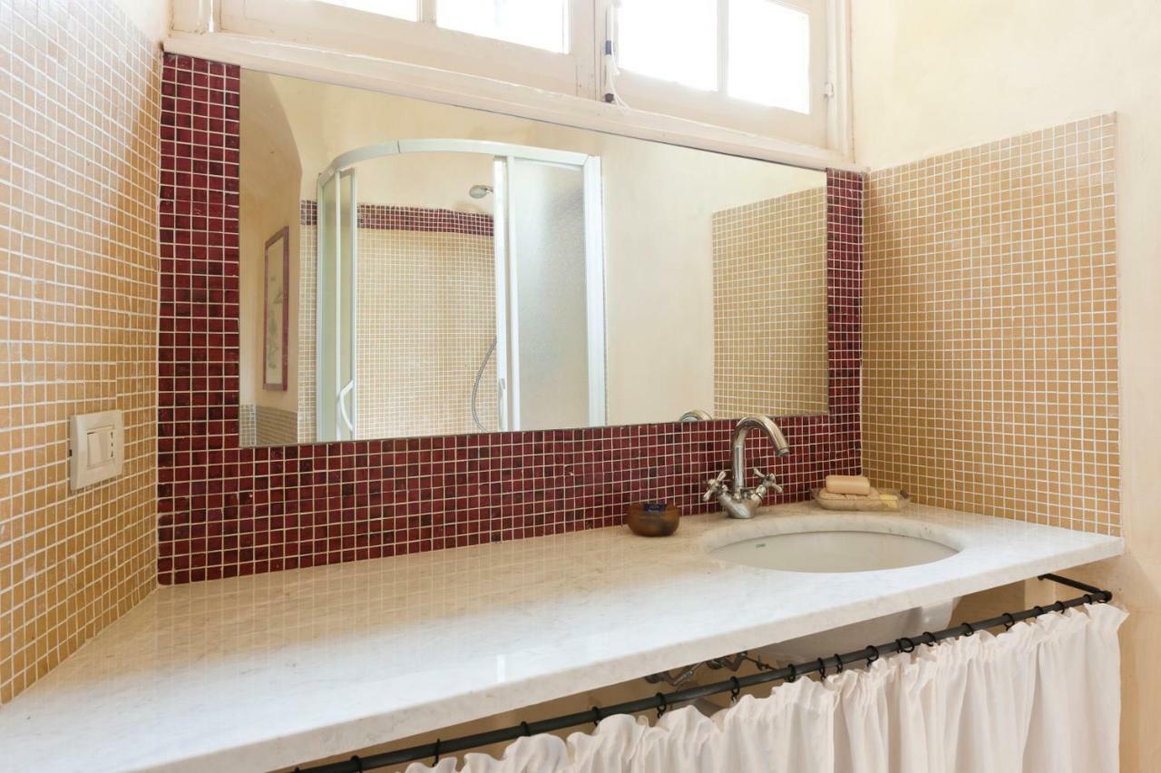 Castello Di Rocca Grimalda Guest House Екстериор снимка